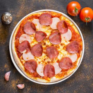 54. Pizza Salami-Schinken